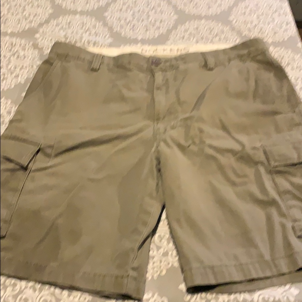 Dockers size 38 army green cargo shorts